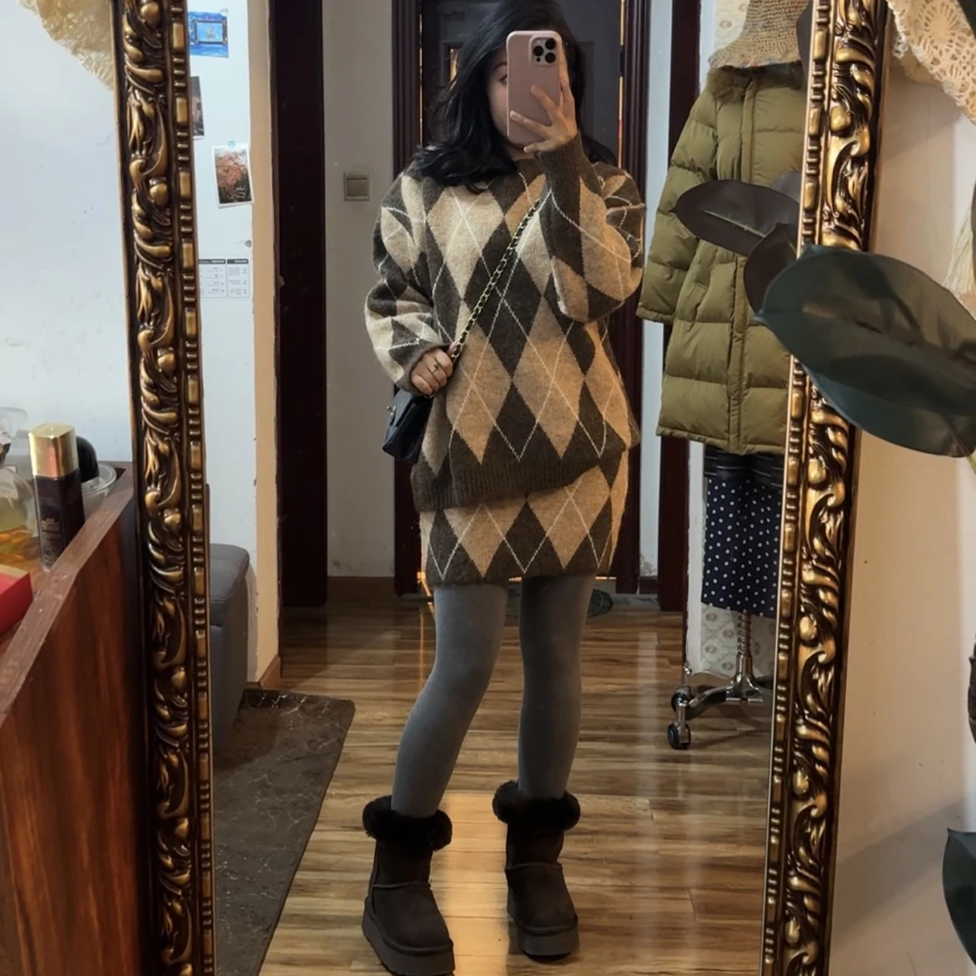 一套特别洋气十足的毛衣半裙套装，高级又独特