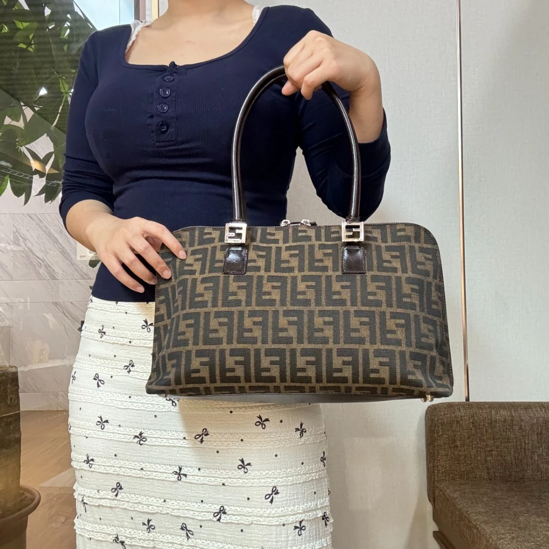 95新 FENDI/芬迪 满印小托特/云海优选/H03970