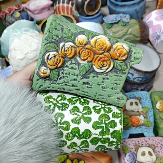 当场凑满15发货，不凑不发，花盆盆口不方不圆有针孔黑点矿点是正常