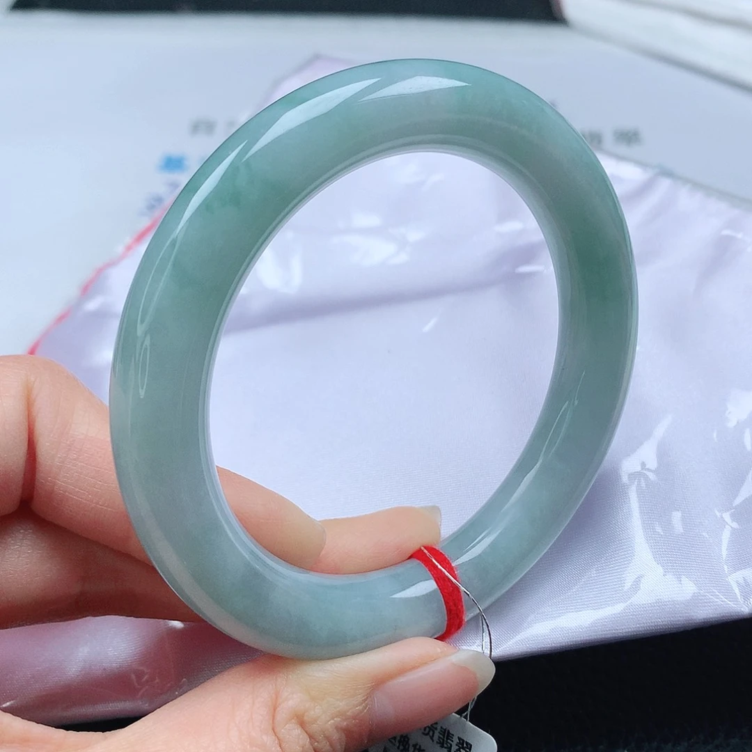 翡翠手镯（圆镯）未镶嵌57圆