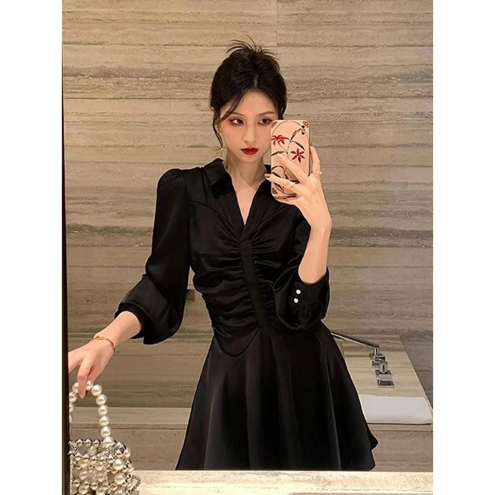 2025法式赫本风褶皱收腰长袖连衣裙女春夏新款高级显瘦洋气小黑裙
