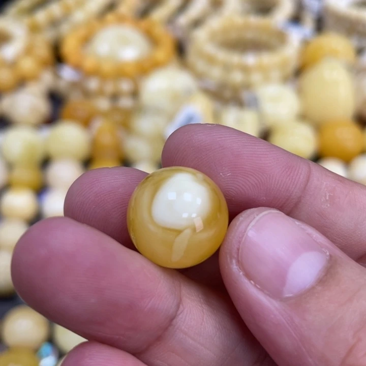 蜜蜡未镶嵌裸石15.3mm