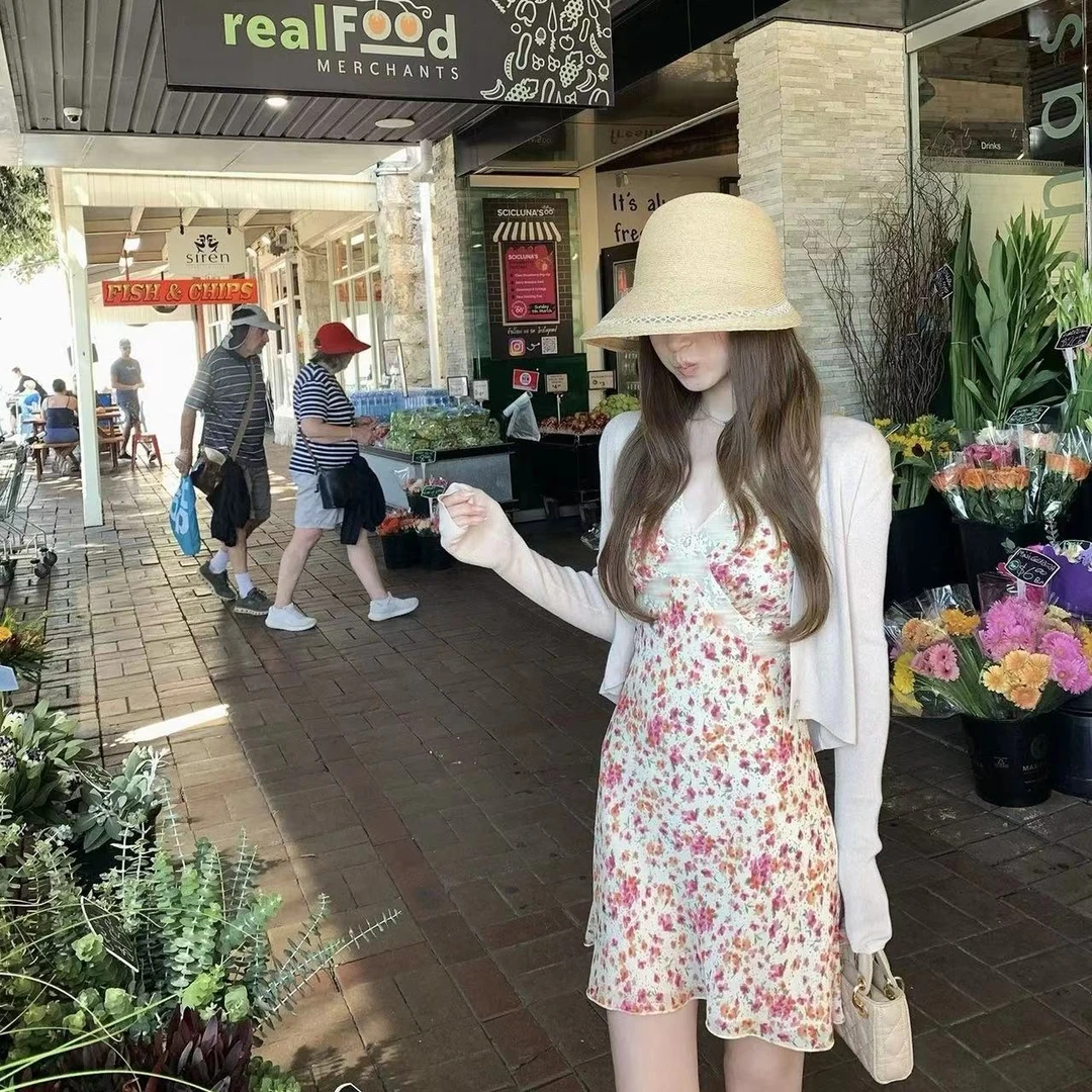 茶靡花境_浪漫蕾丝小飞袖系带斜裁碎花裙