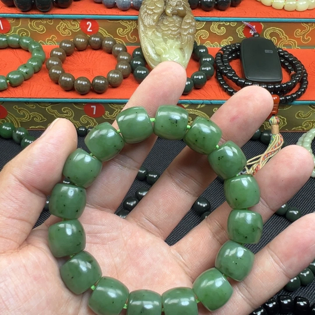 月***烊和田玉未镶嵌手链