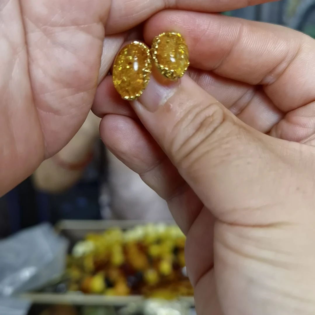 银S925镶嵌琥珀耳饰耳钉