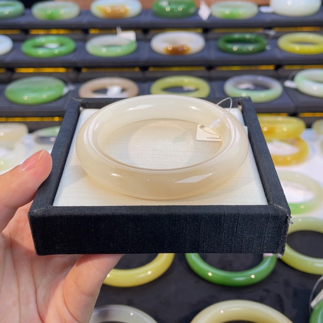 未镶嵌手镯和田玉-冰底肥圆粉白 55 56