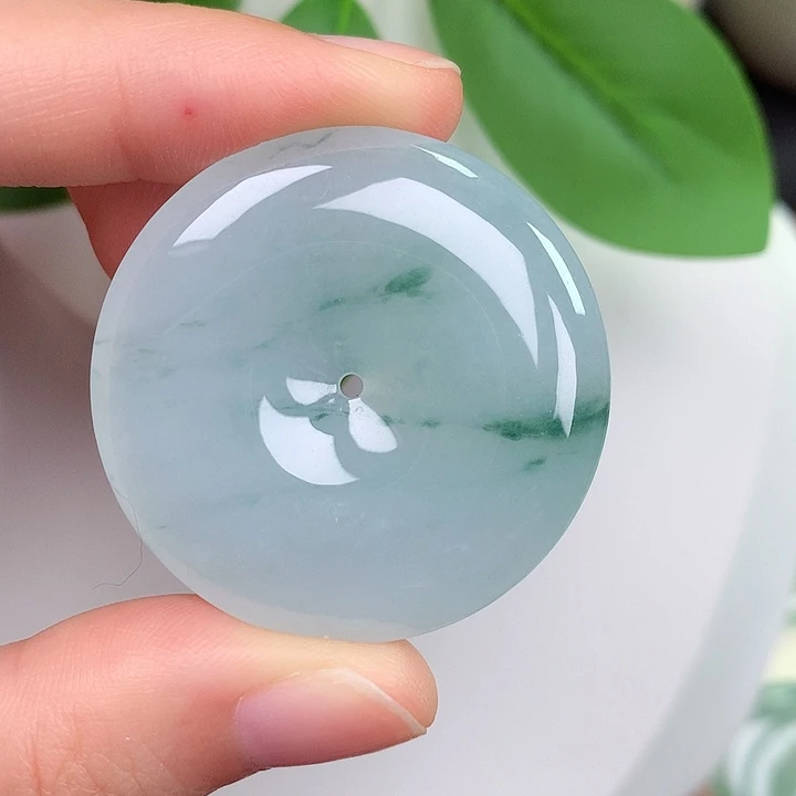 翡翠未镶嵌颈饰平安扣