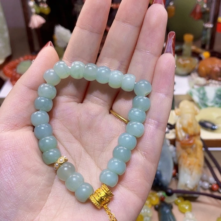 蛇纹石玉颈饰未镶嵌