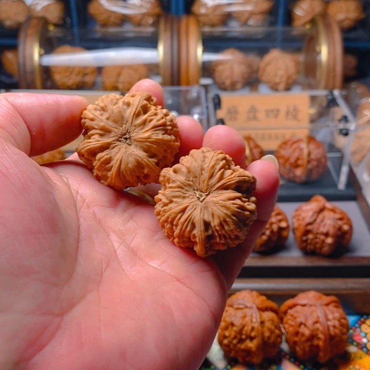 哈**喽精品核桃把件核桃