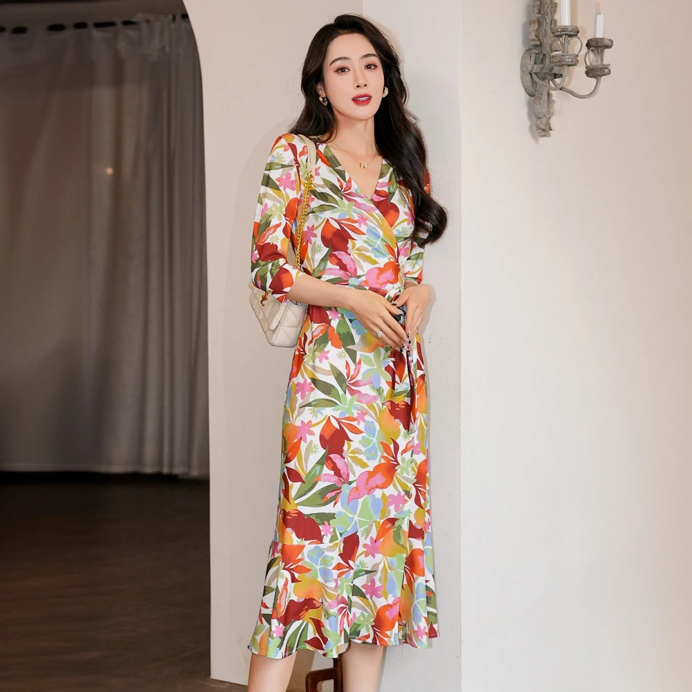 裹身裙夏季新款度假风多彩印花气质显瘦一片式连衣裙女