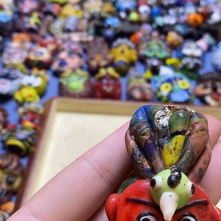 颈饰玻璃孔雀娃娃