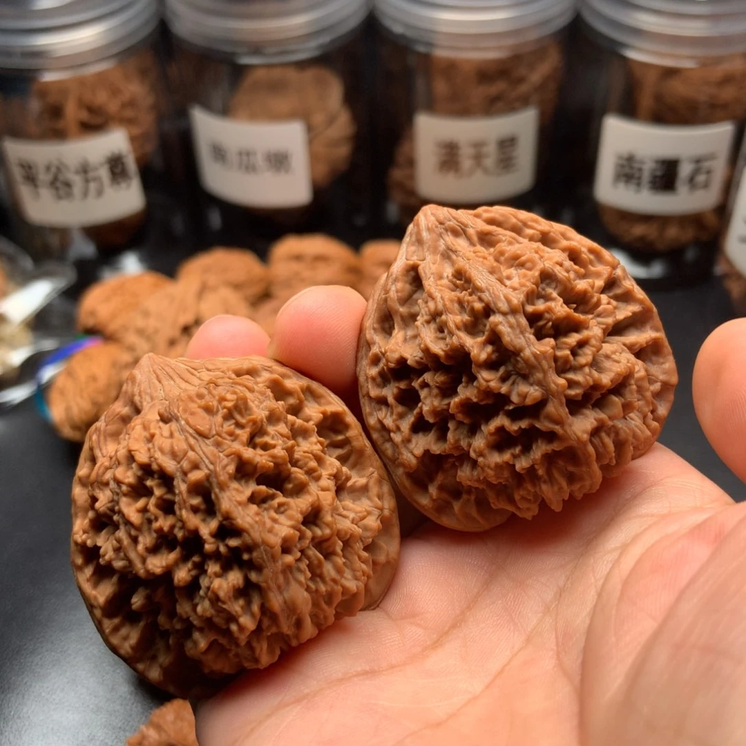 文玩核桃吊坠临***富满天星42