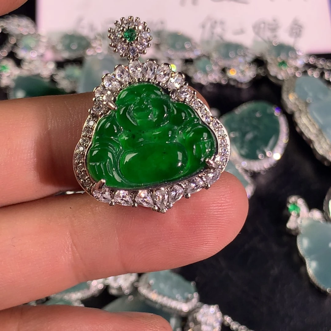 翡翠未镶嵌颈饰佛公