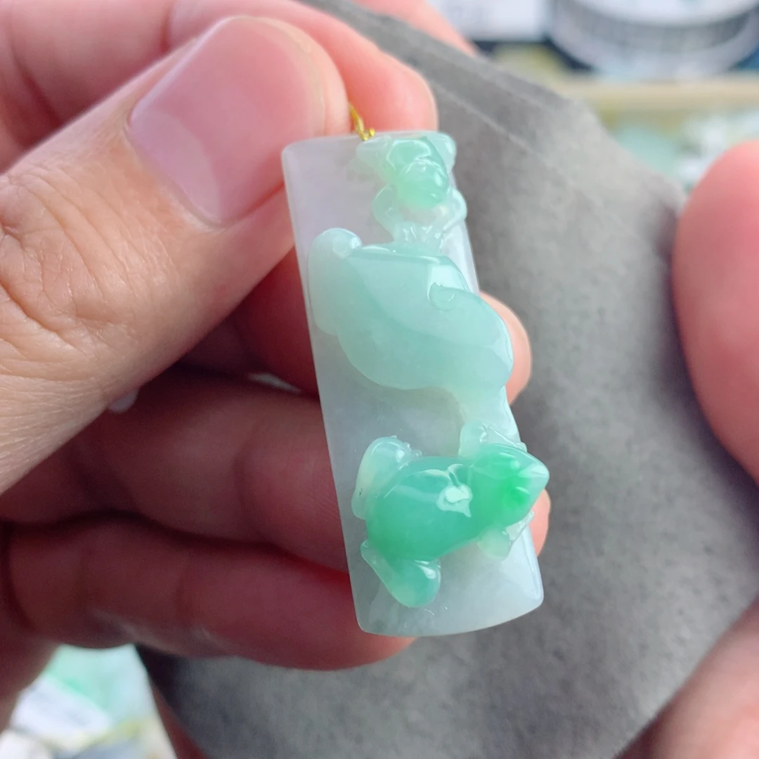 颈饰未镶嵌翡翠呱呱来财