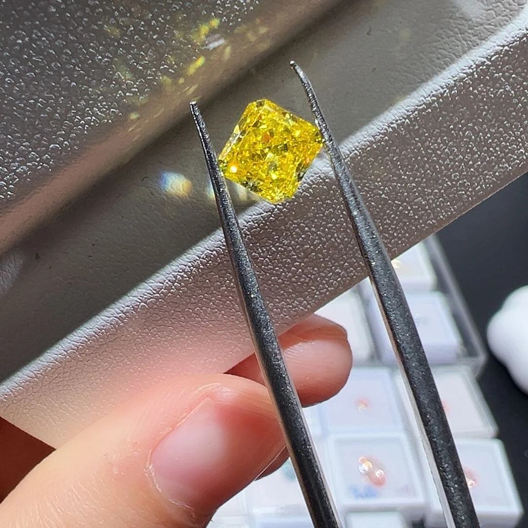 合成钻石裸石单证书1ct雷迪恩黄钻