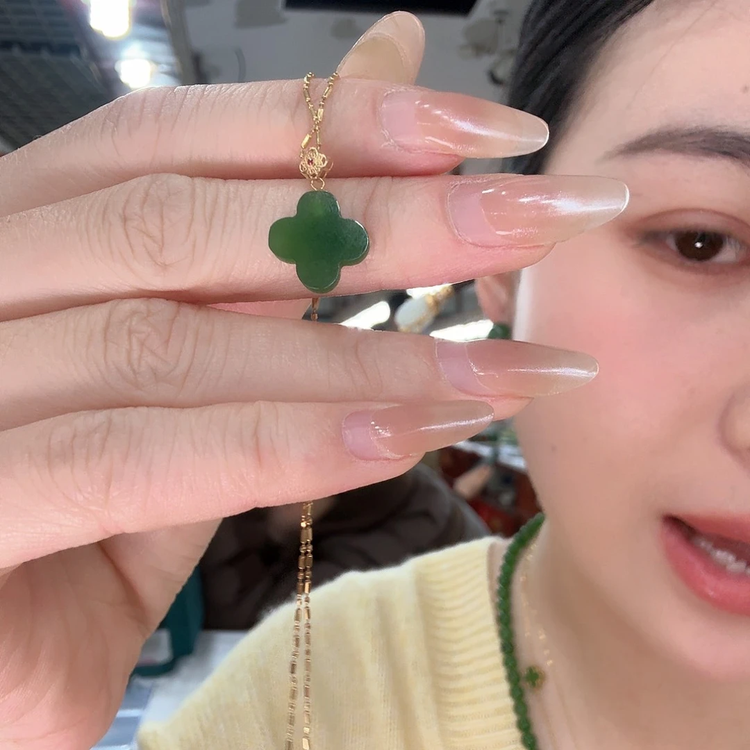 和田玉吊坠(不含链)18K金镶嵌
