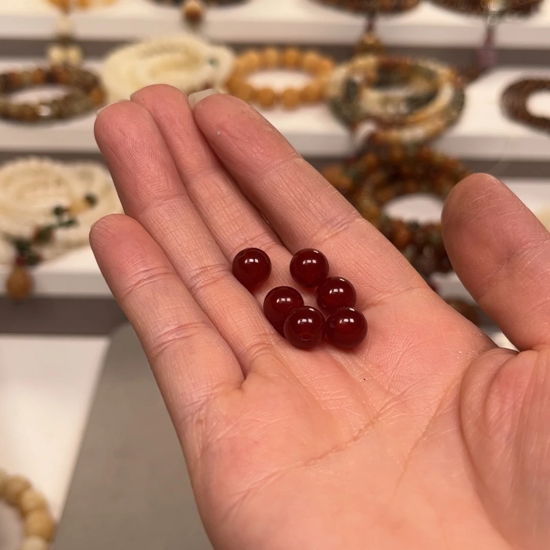 ****生吊坠白玉菩提6颗小红嘛恼