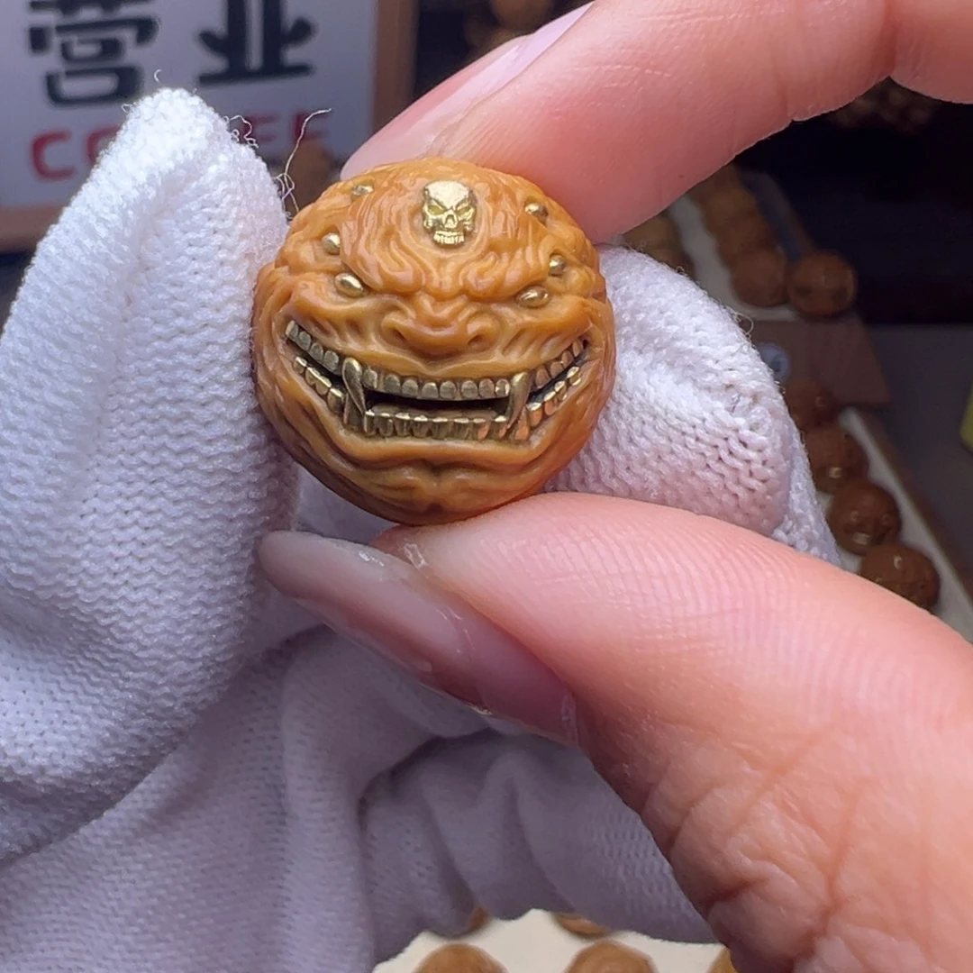 猴头核桃把件镶嵌款六目骷髅全品有正常封口线