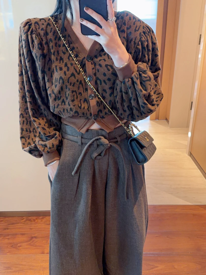 【张静芝】韩国新品~洋气棕咖豹纹灯笼袖显瘦气质女生系扣短外套