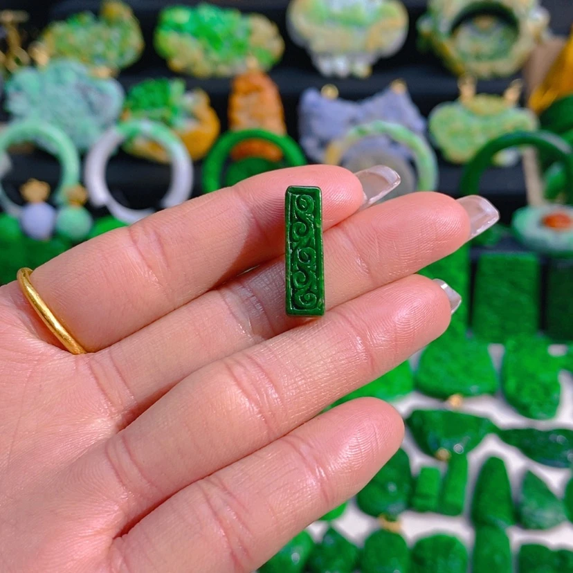 【闪购商品】翡翠颈饰未镶嵌吊坠