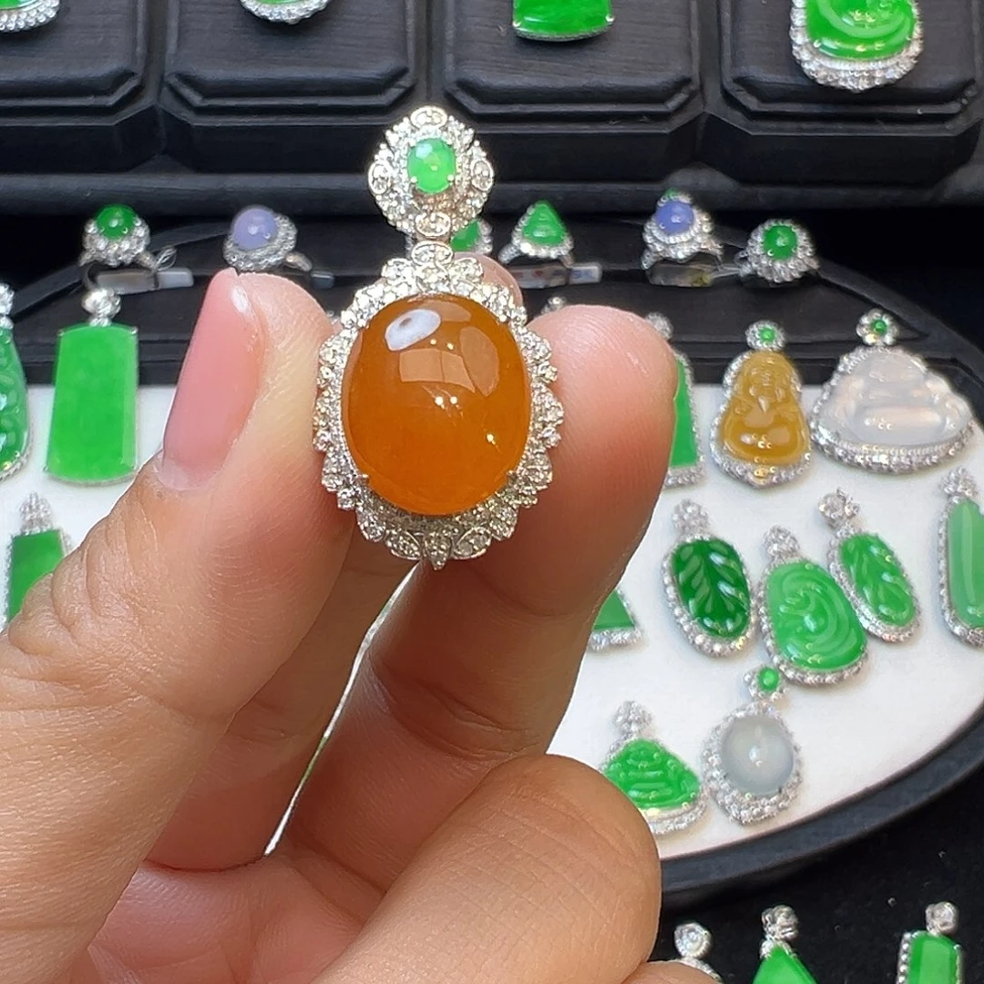 翡翠颈饰18K金镶嵌伟****依收到货48小时鉴赏期