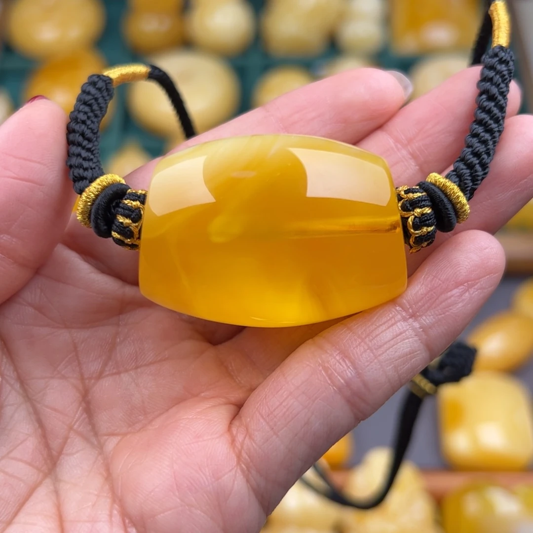 琥珀颈饰未镶嵌纯天然琥珀蜜蜡无优化