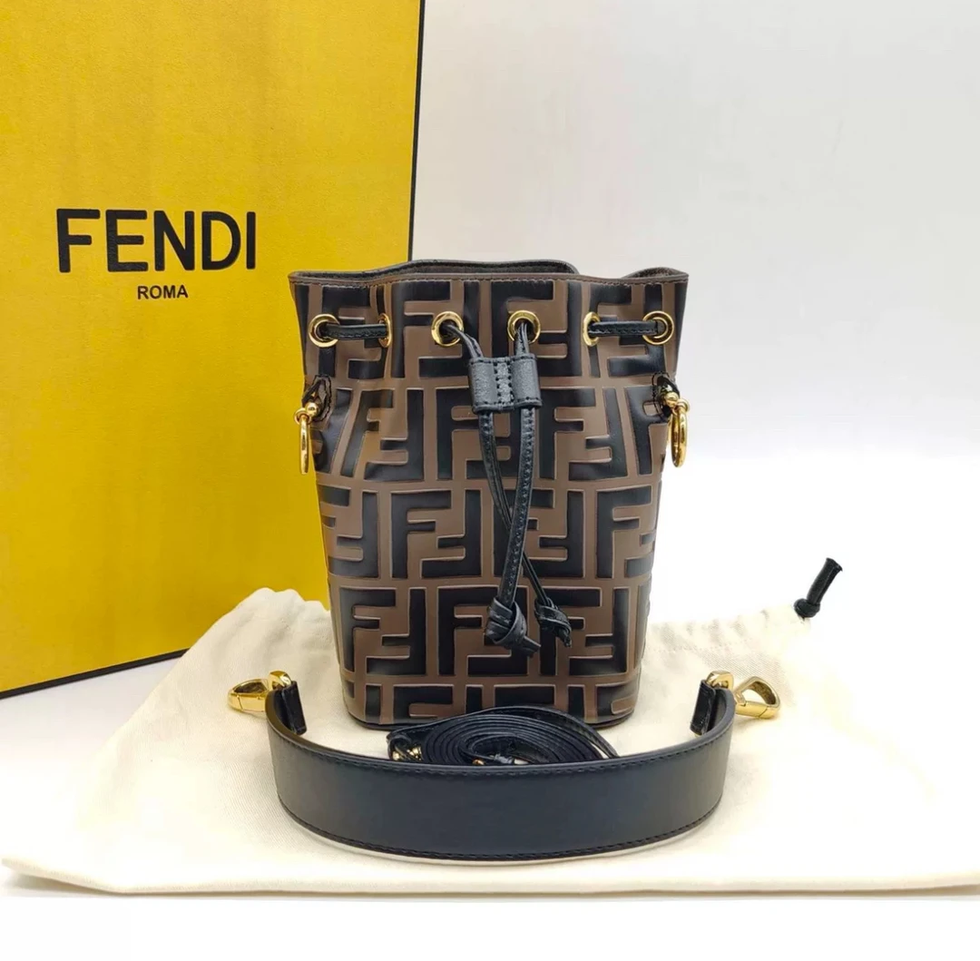 95新 FENDI/芬迪 FENDI/芬迪老花mini水桶单肩包 42179