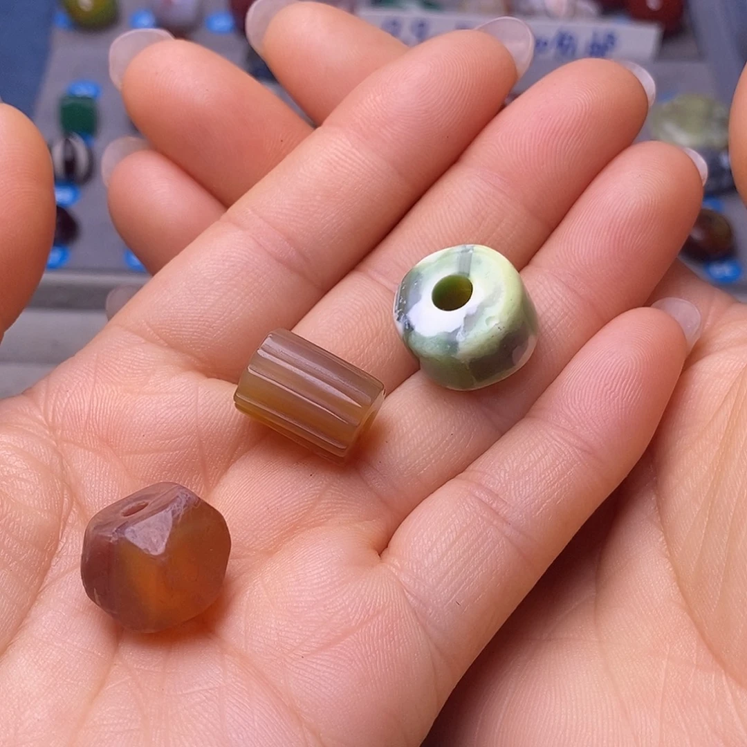 乌***长玛瑙/玉髓未镶嵌颈饰