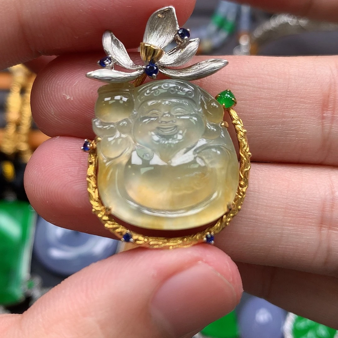 翡翠18K金镶嵌颈饰