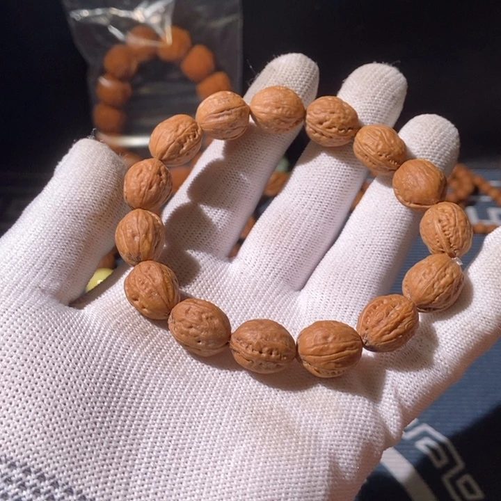 文玩核桃手串……34