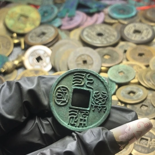 王***强铜现代仿制工艺品