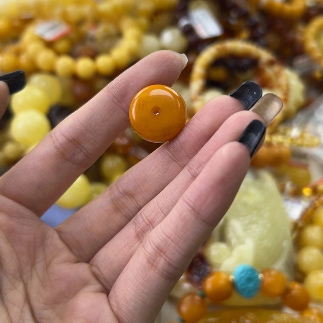 琥珀珠宝奇石未镶嵌