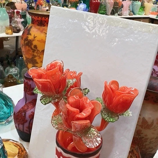 琉璃花瓶高45厘米宽9厘米