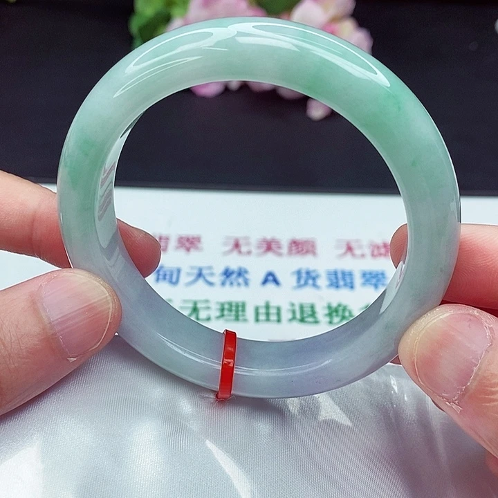 翡翠手镯未镶嵌60圈