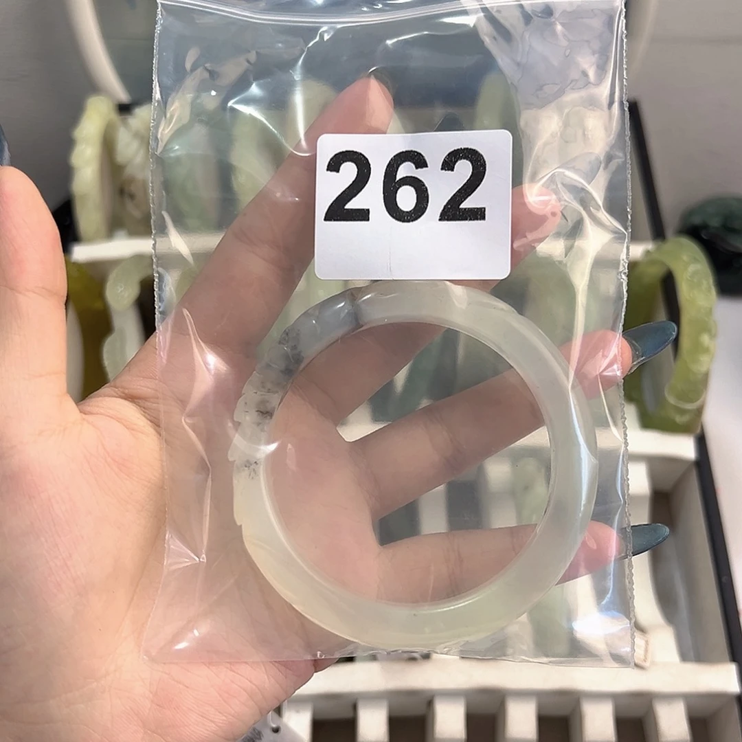 蛇纹石玉未镶嵌手镯泊*