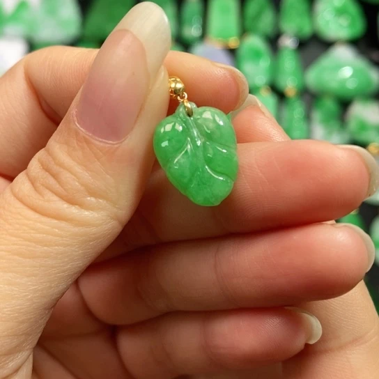 颈饰未镶嵌翡翠吊坠