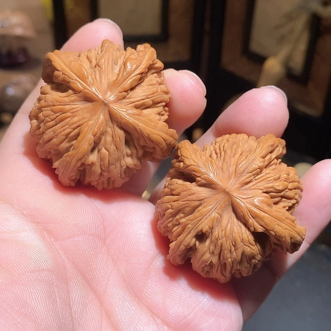 文玩核桃把件虎头四棱
