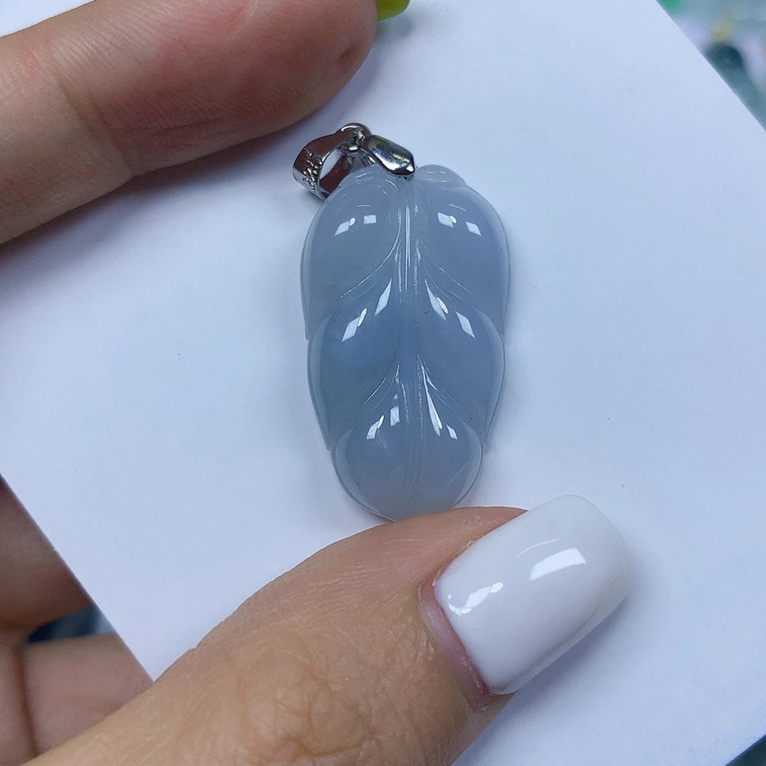 翡翠未镶嵌颈饰挂件