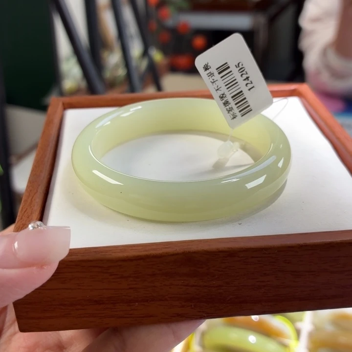 和田玉未镶嵌手镯51.1。36