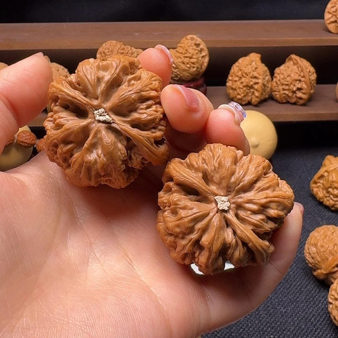 文玩核桃吊坠巴****刀44粗筋