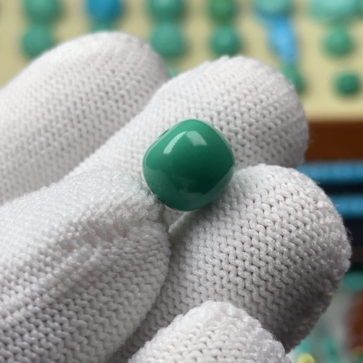 七***。高瓷正绿色卡10全品单颗福利