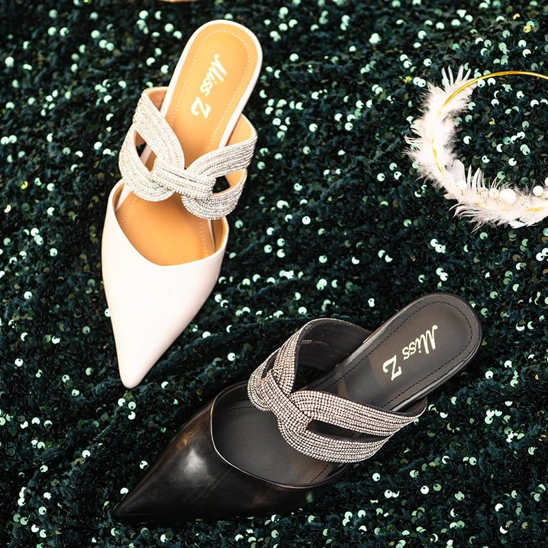 [Miss Z]5.2cm尖头胎牛皮欧货包头水钻时尚半拖