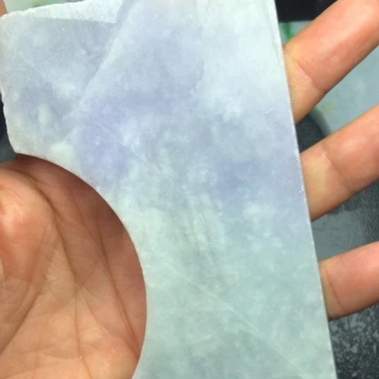 翡翠未镶嵌颈饰裸石