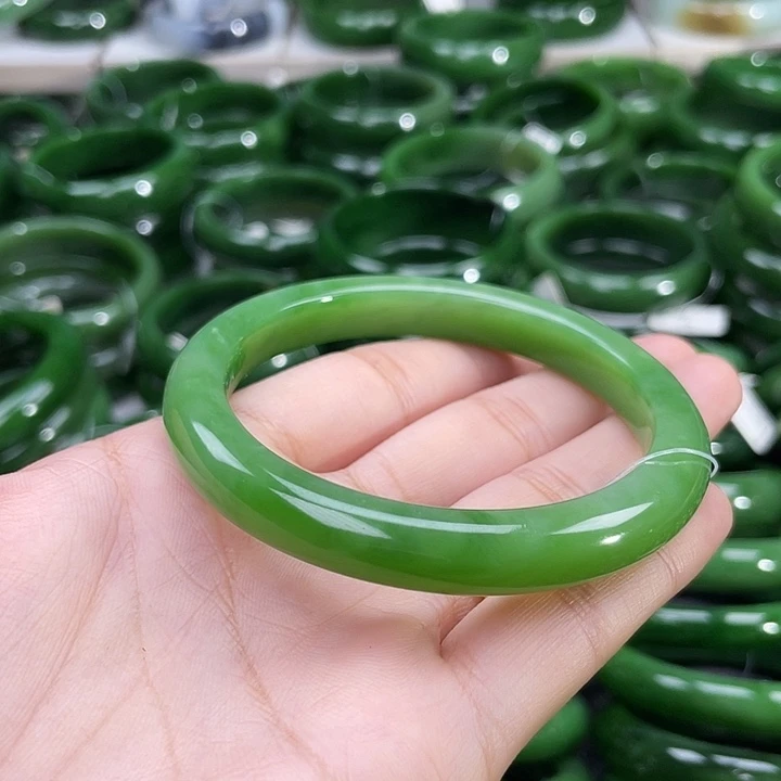 未镶嵌手镯和田玉（碧玉）