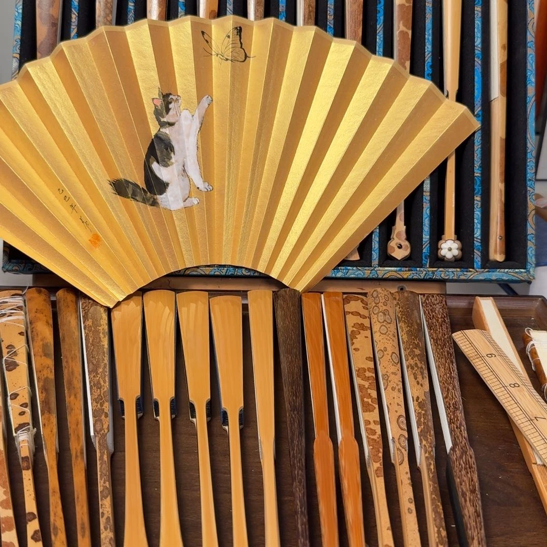 扇子95 2.016 泥金扇面知了单面小猫与蝶