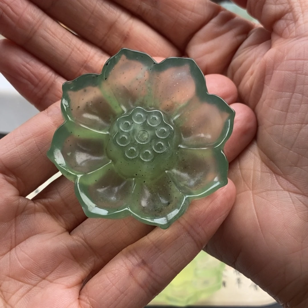 掌***的岫玉未镶嵌四大名玉香插