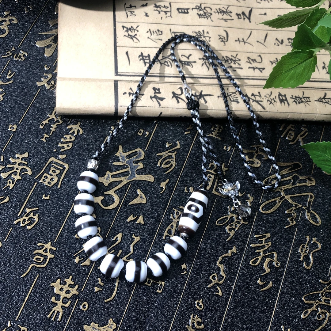 【扶摇臻选】雪域白宝盖三眼一线天珠吊坠(多样性发其一)2732