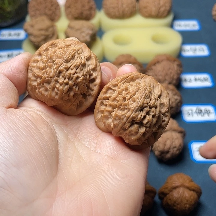 文玩核桃吊坠望月40