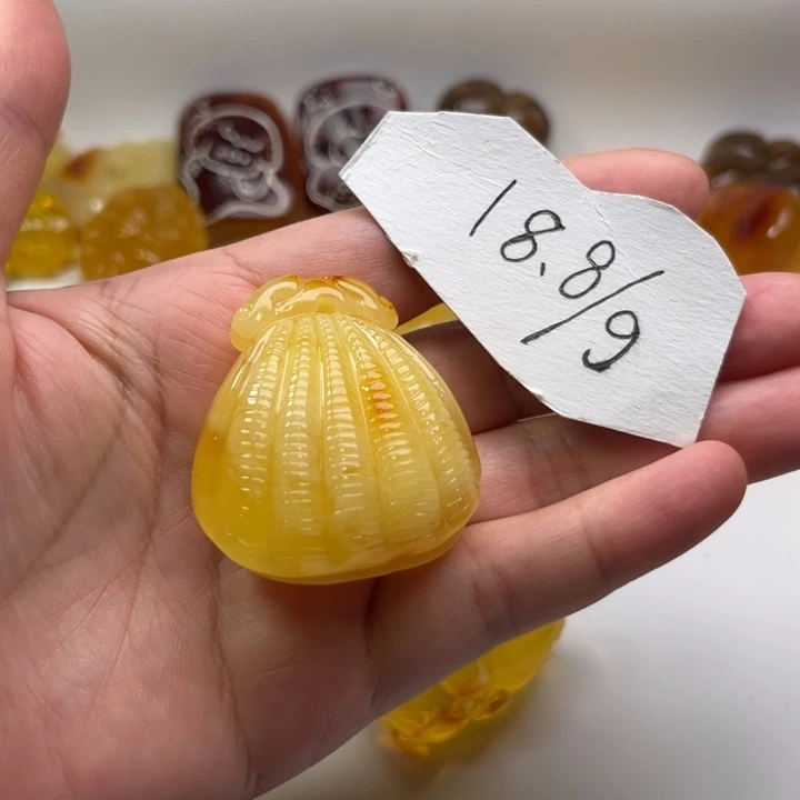 琥珀颈饰未镶嵌琥珀蜜蜡