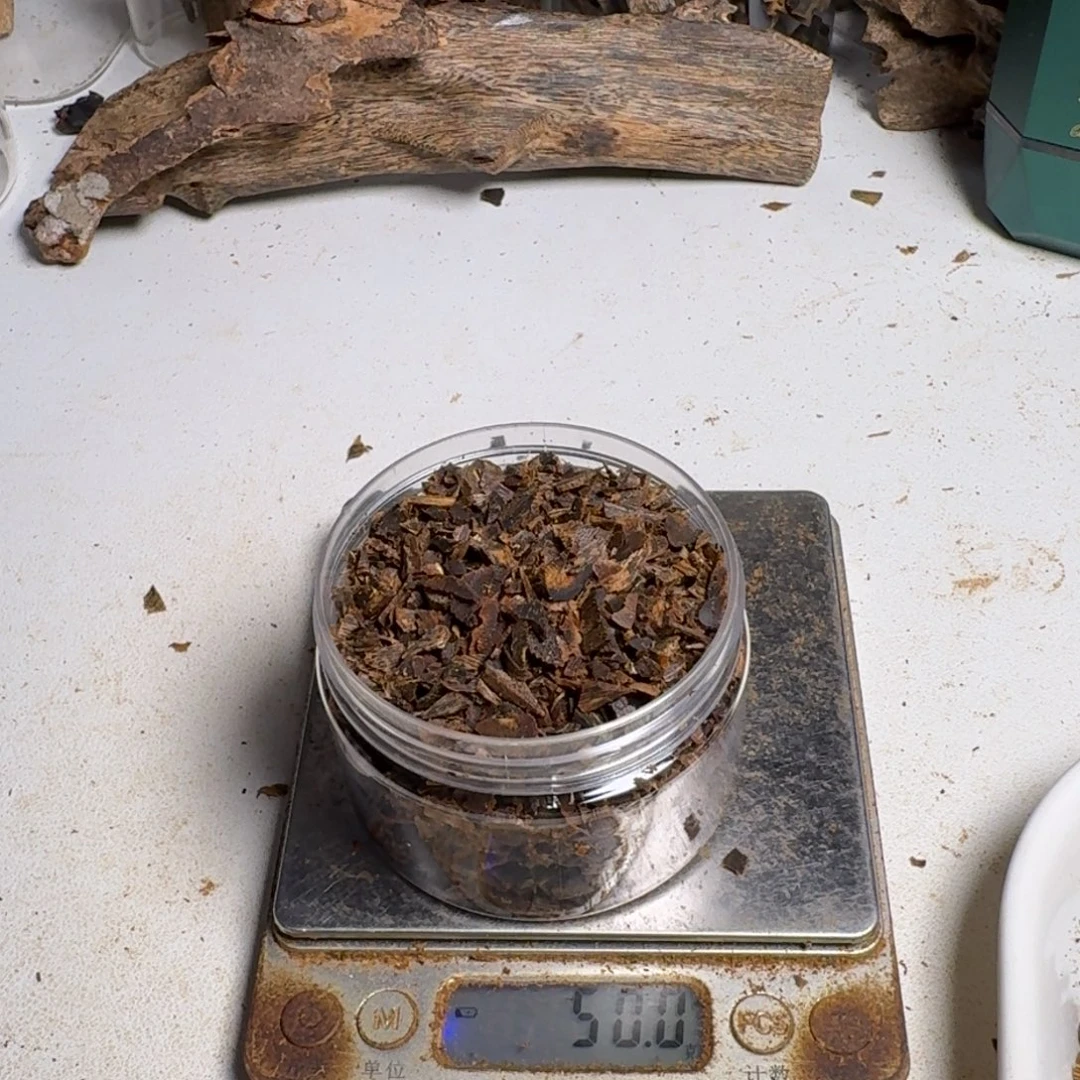 楠木红骨沉水切料50克